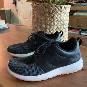 Nike sneakers size 9